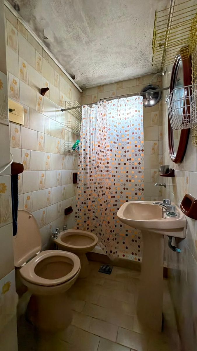VENTA CASA DE 3 DORMITORIOS CON AMPLIO TERRENO EN URQUIZA 2000 - 9