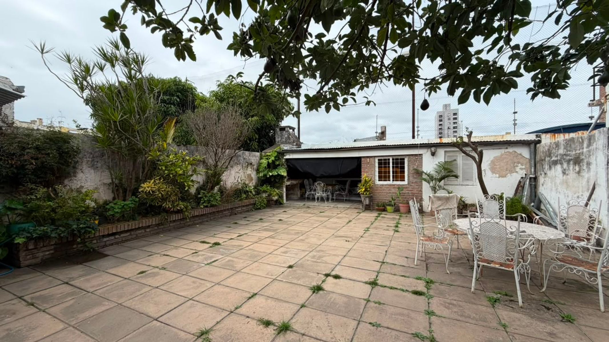 VENTA CASA DE 3 DORMITORIOS CON AMPLIO TERRENO EN URQUIZA 2000 - 10