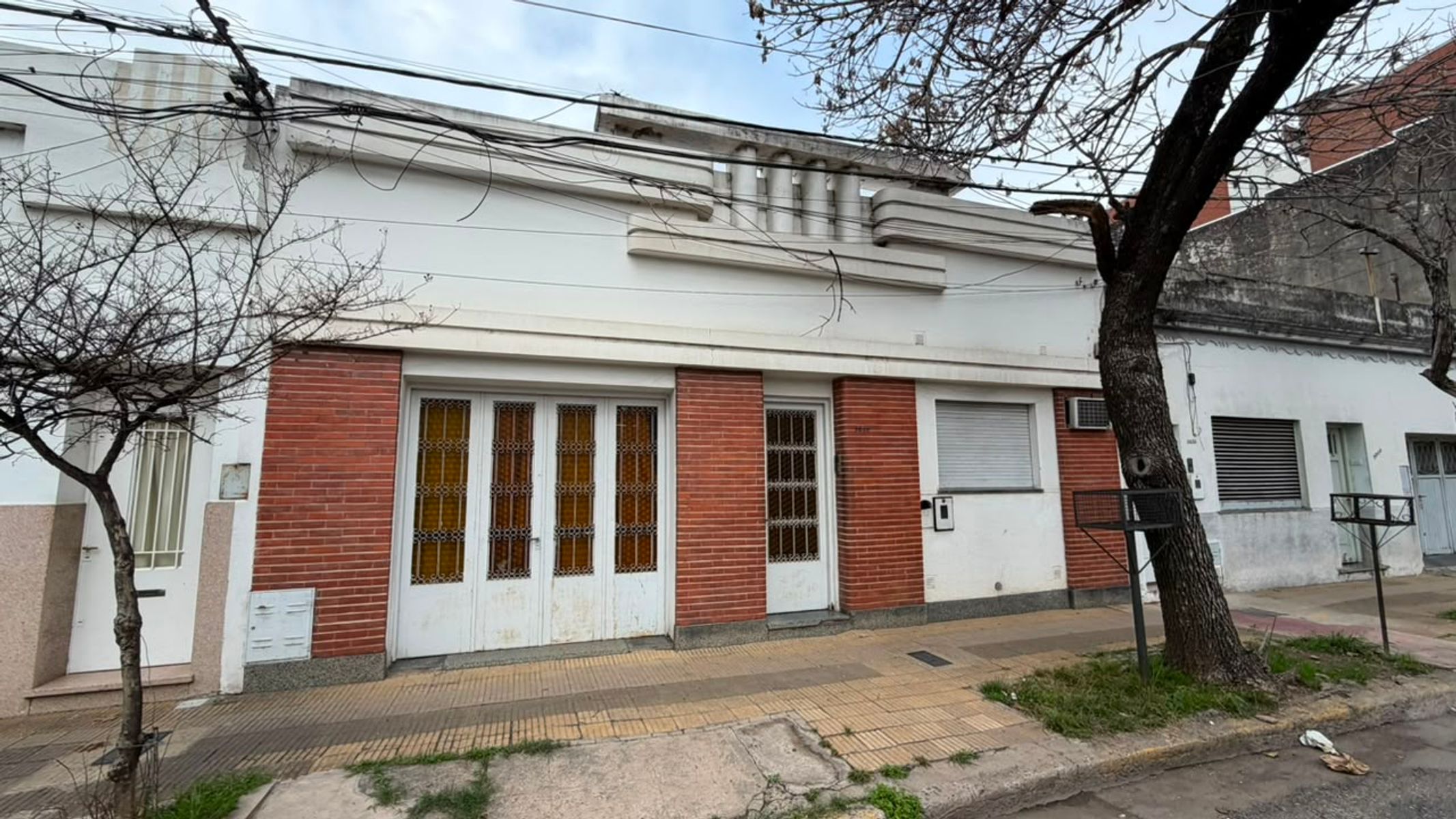 VENTA CASA DE 3 DORMITORIOS CON AMPLIO TERRENO EN URQUIZA 2000 - 12