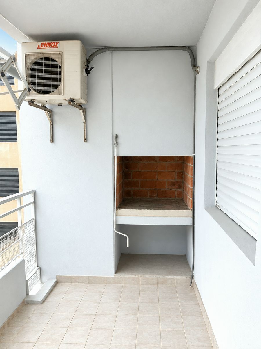 Departamento dos dormitorios. Centro. Balcón c/Asador. Equipado. — foto 3
