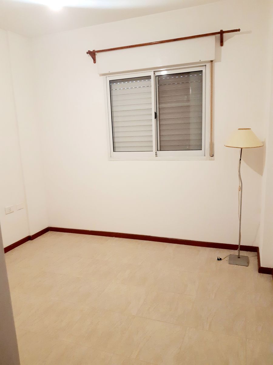Departamento dos dormitorios. Centro. Balcón c/Asador. Equipado. — foto 6