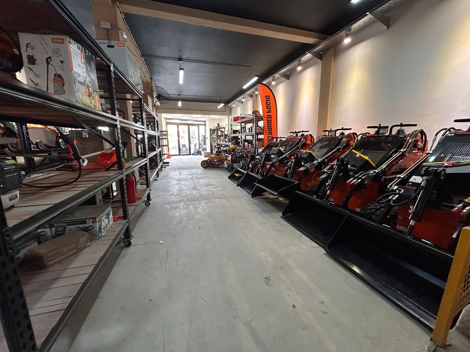 Salón comercial de grandes dimensiones en zona norte - 3