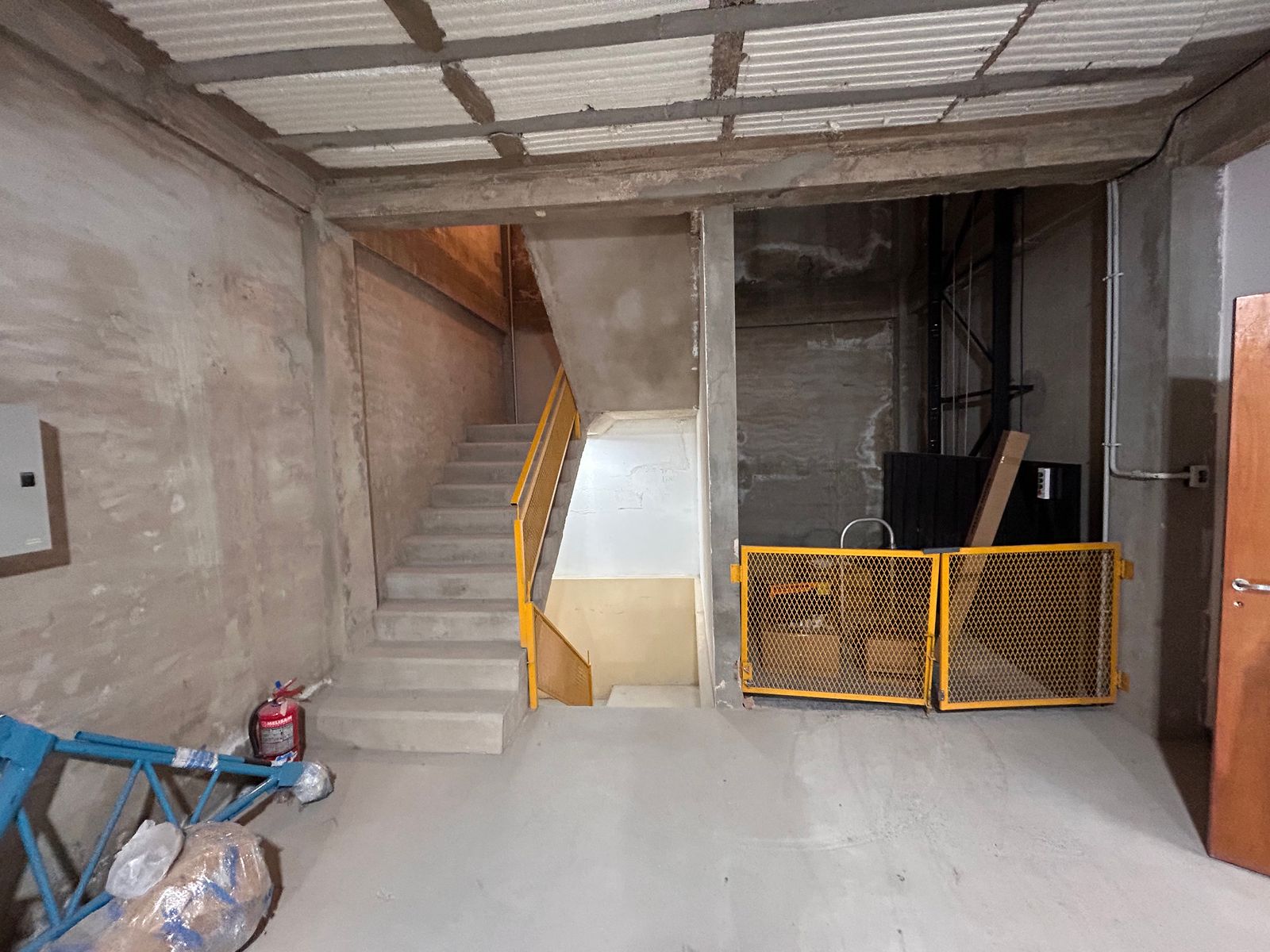 Salón comercial de grandes dimensiones en zona norte - 11