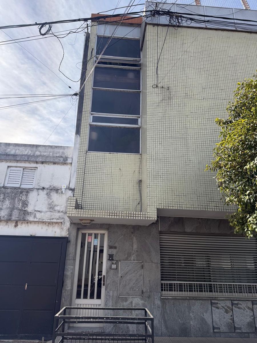 DEPARTAMENTO EN VENTA LA RIOJA 3558 - 2.º piso por escalera | Santa Fe - 24