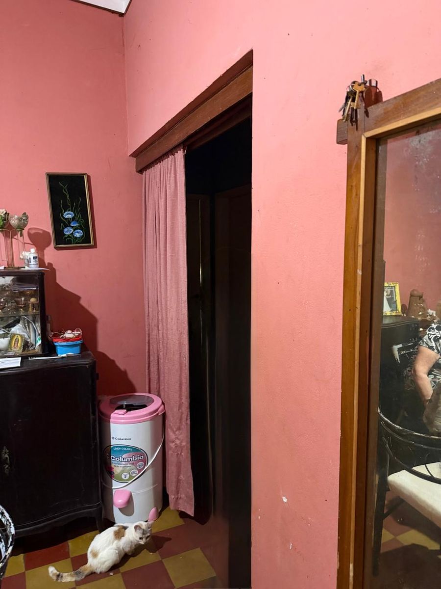GUADALUPE OESTE - CASA DE BUENAS DIMENSIONES A REFACCIONAR - 3