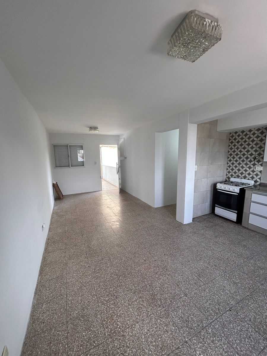 DEPARTAMENTO DE 3 DORMITORIOS EN BARRIO ROMA - 2