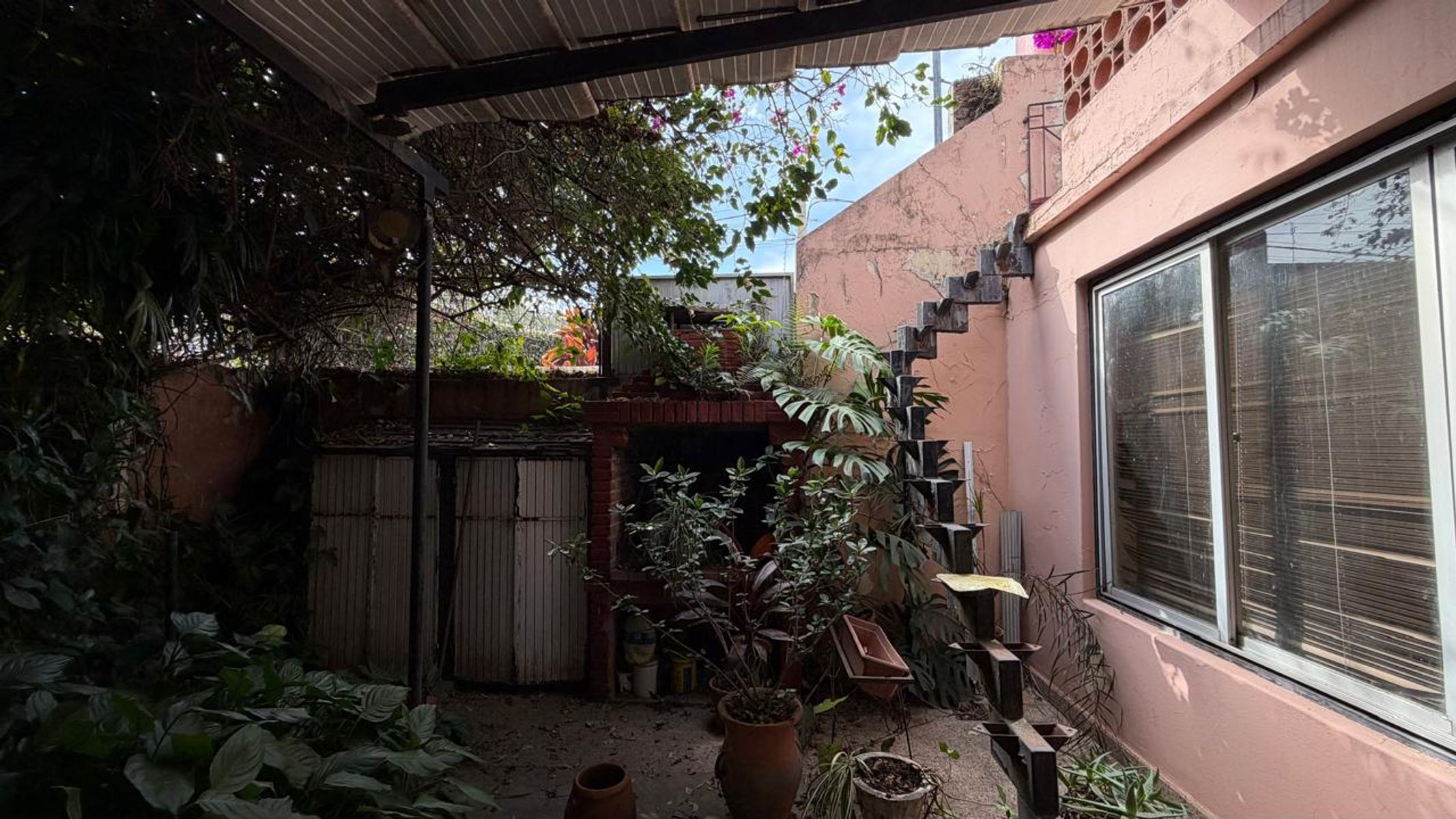 CASA DE 2 DORMITORIOS Y GARAGE EN BARRIO CANDIOTI NORTE - 17