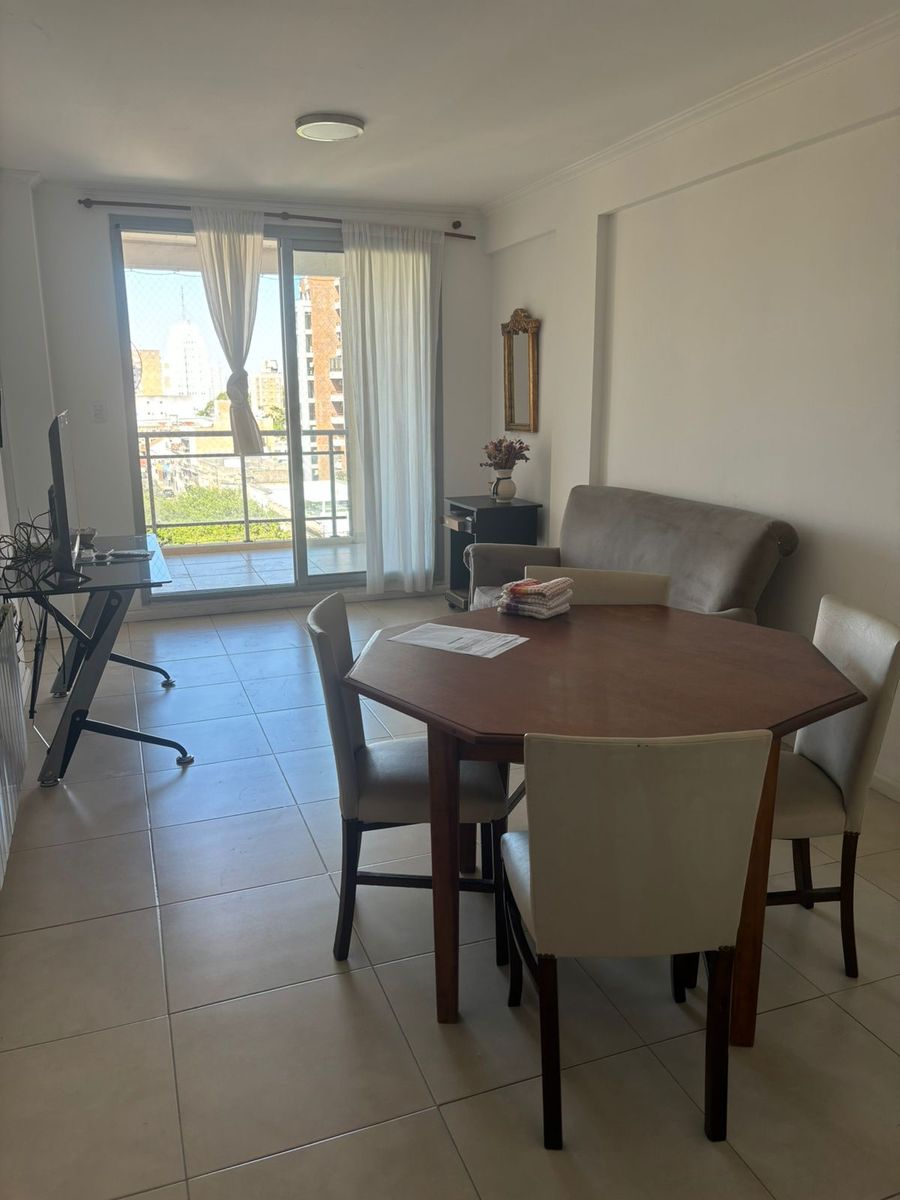DEPARTAMENTO DE DOS DORMITORIOS CON COCHERA-TUCUMAN 2800 - 2