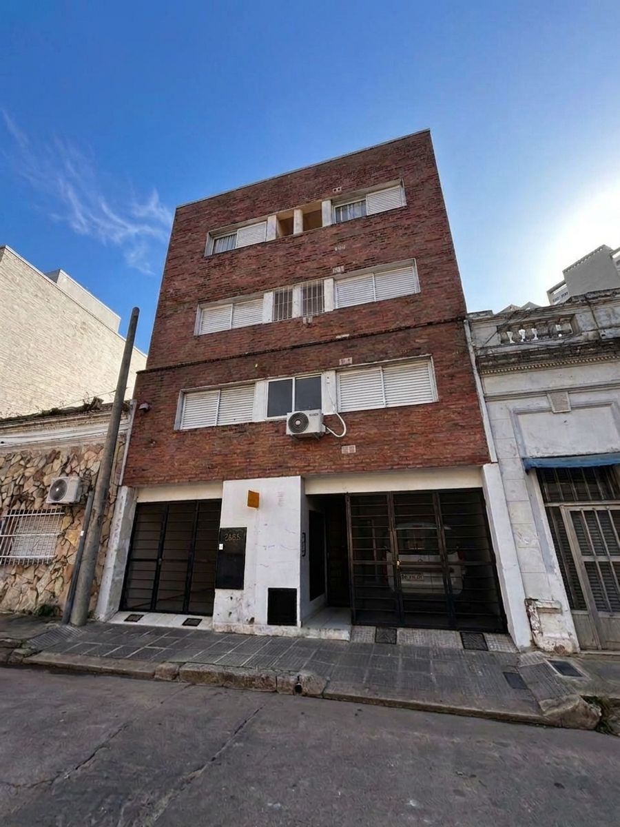 DEPARTAMENTO DE 1 DORMITORIO A MTS DE BV. PELLEGRINI