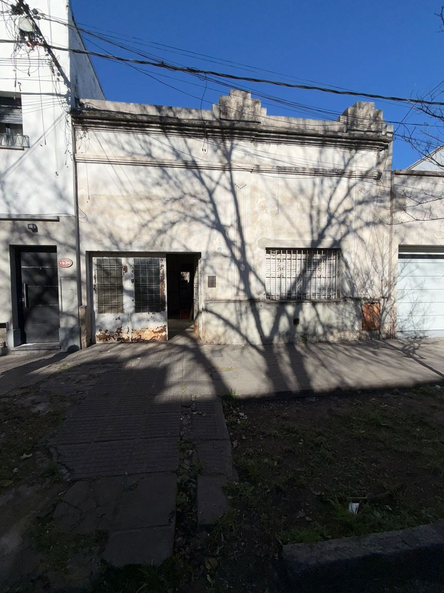 VENTA CASA A REFACCIONAR BARRIO SUR SAN LORENZO AL 1900 - 1