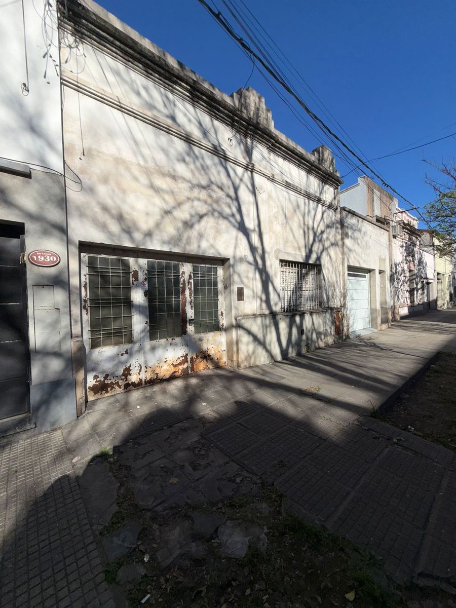 VENTA CASA A REFACCIONAR BARRIO SUR SAN LORENZO AL 1900 - 2
