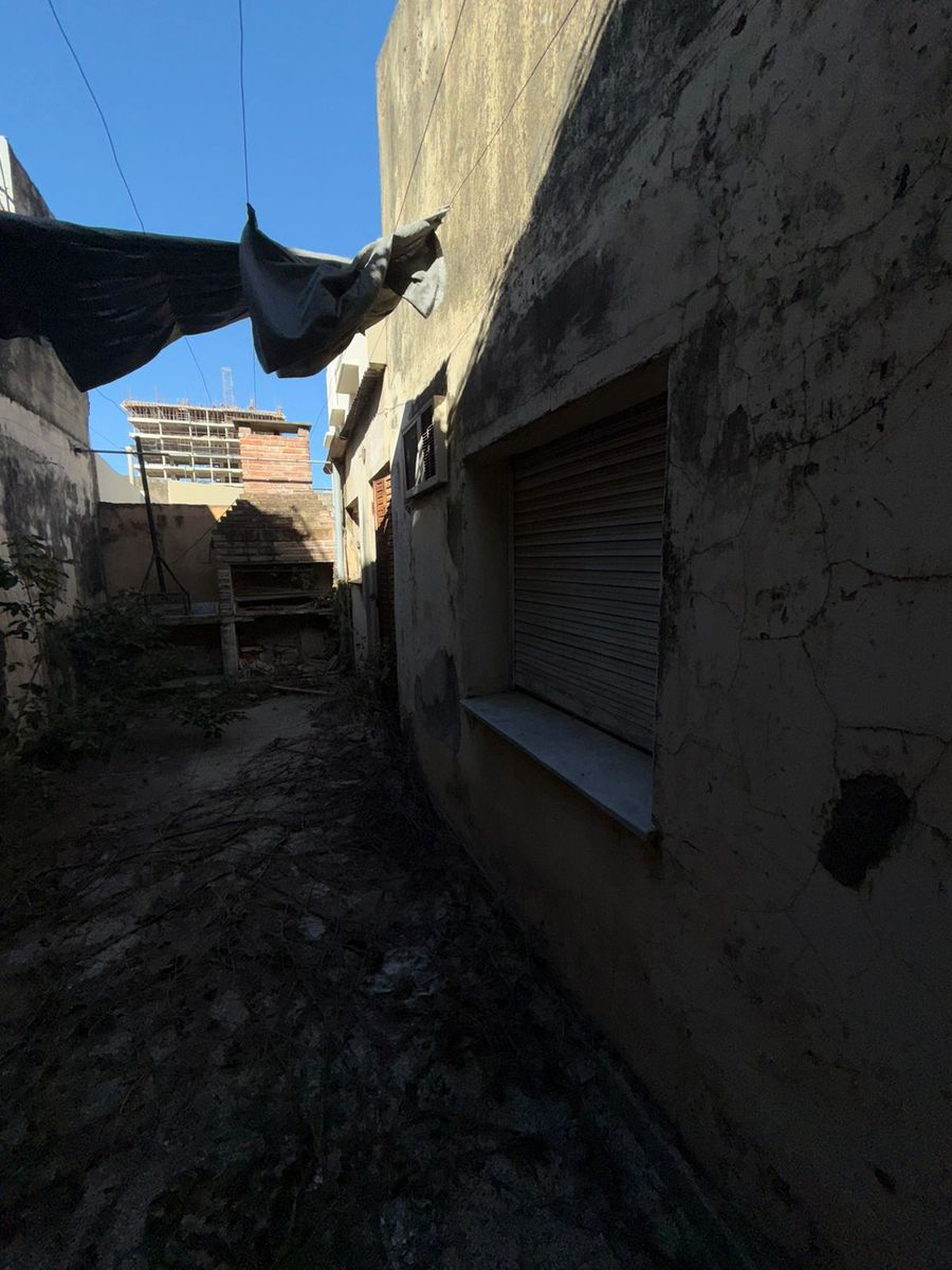 VENTA CASA A REFACCIONAR BARRIO SUR SAN LORENZO AL 1900 - 7