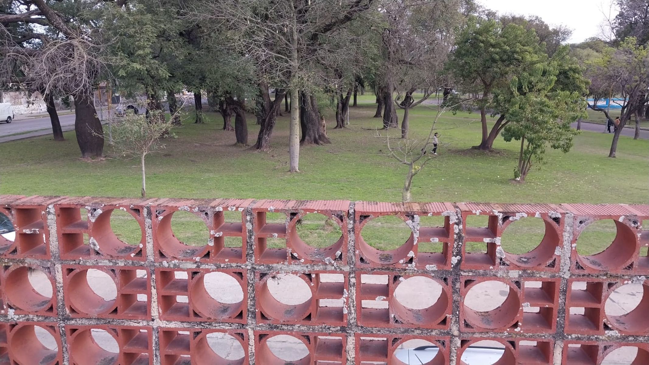 CASA DE DORMITORIOS FRENTE AL PARQUE GARAY — foto 12