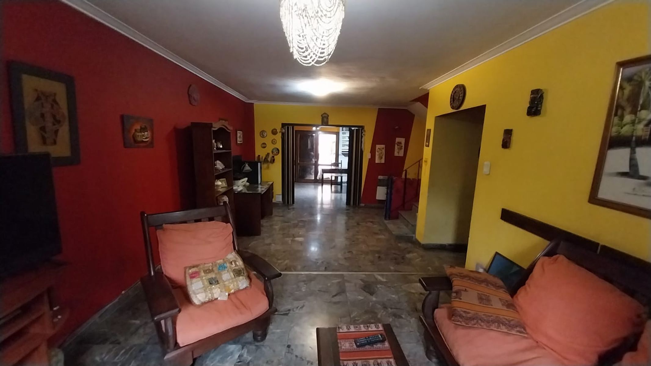 CASA DE TRES DORMITORIOS APTA A CRÉDITO EN BARRIO CANDIOTI - 2