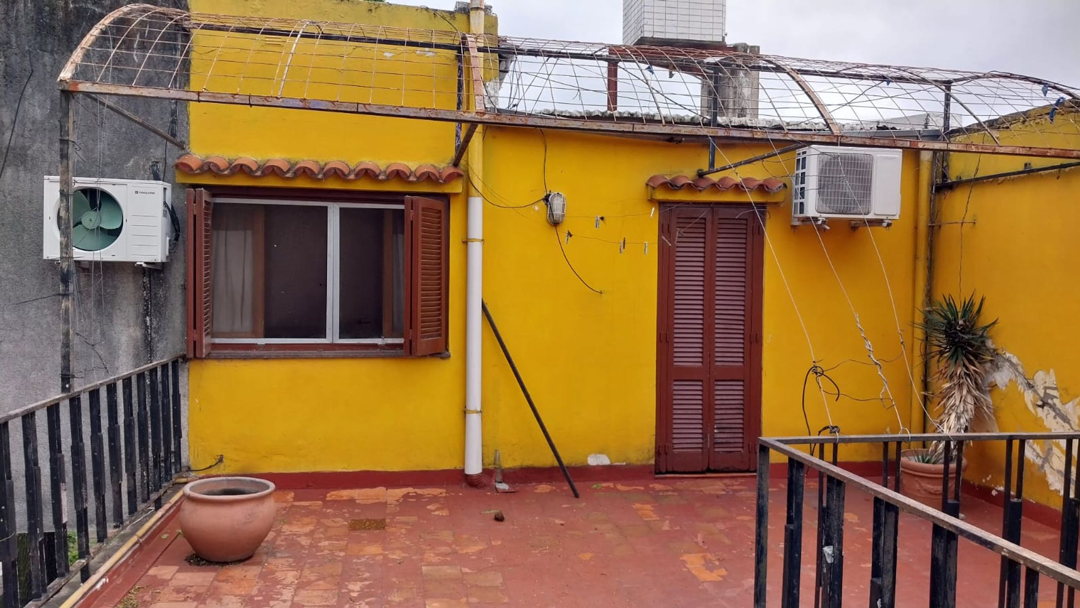 CASA DE TRES DORMITORIOS APTA A CRÉDITO EN BARRIO CANDIOTI - 13