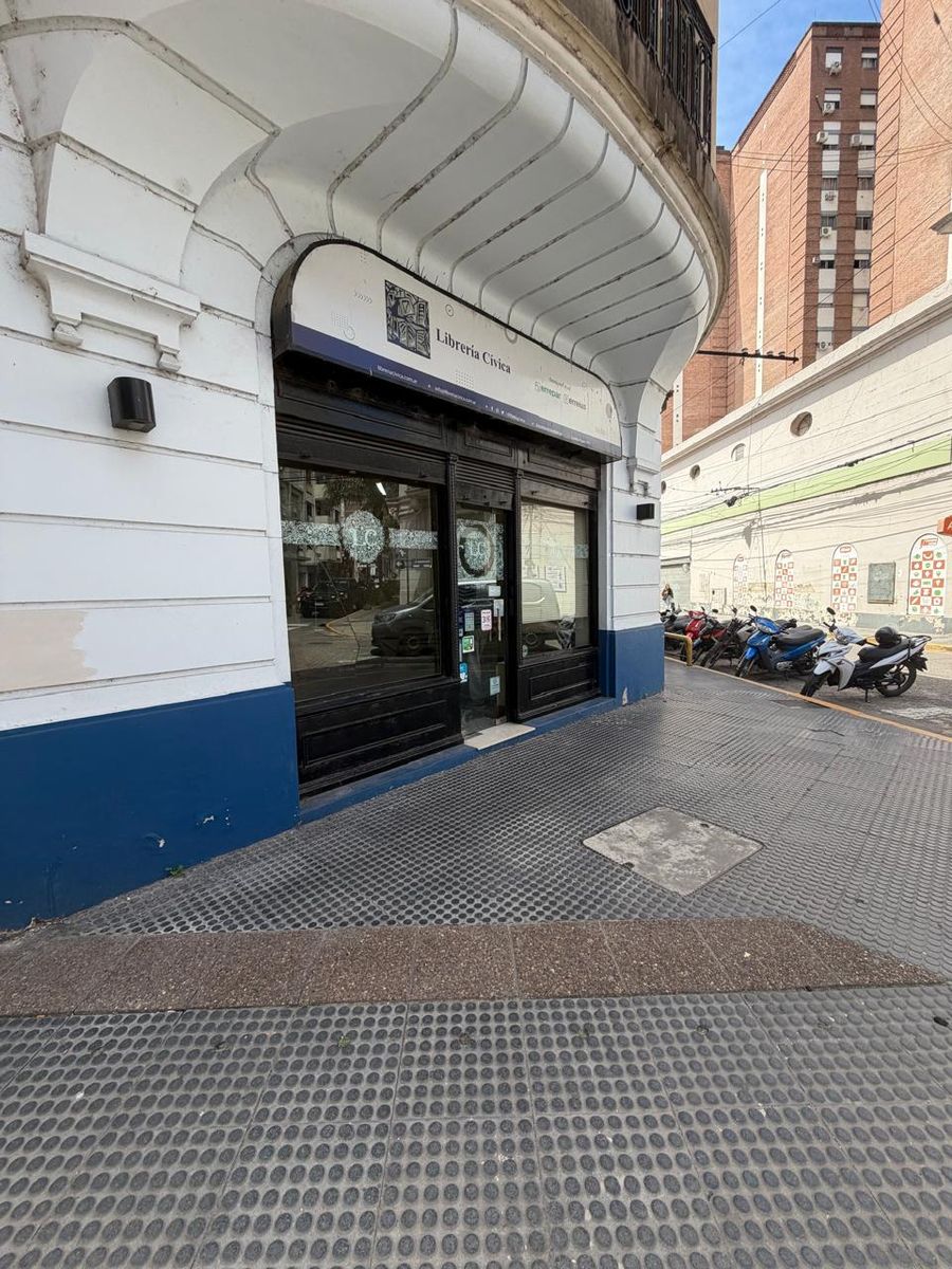 SALON COMERCIAL SAN MARTIN Y CORRIENTES - SANTA FE - 2