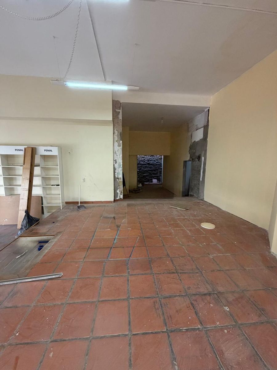 SALON COMERCIAL SAN MARTIN Y CORRIENTES - SANTA FE - 7