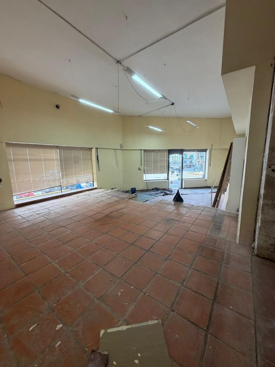 SALON COMERCIAL SAN MARTIN Y CORRIENTES - SANTA FE - 8