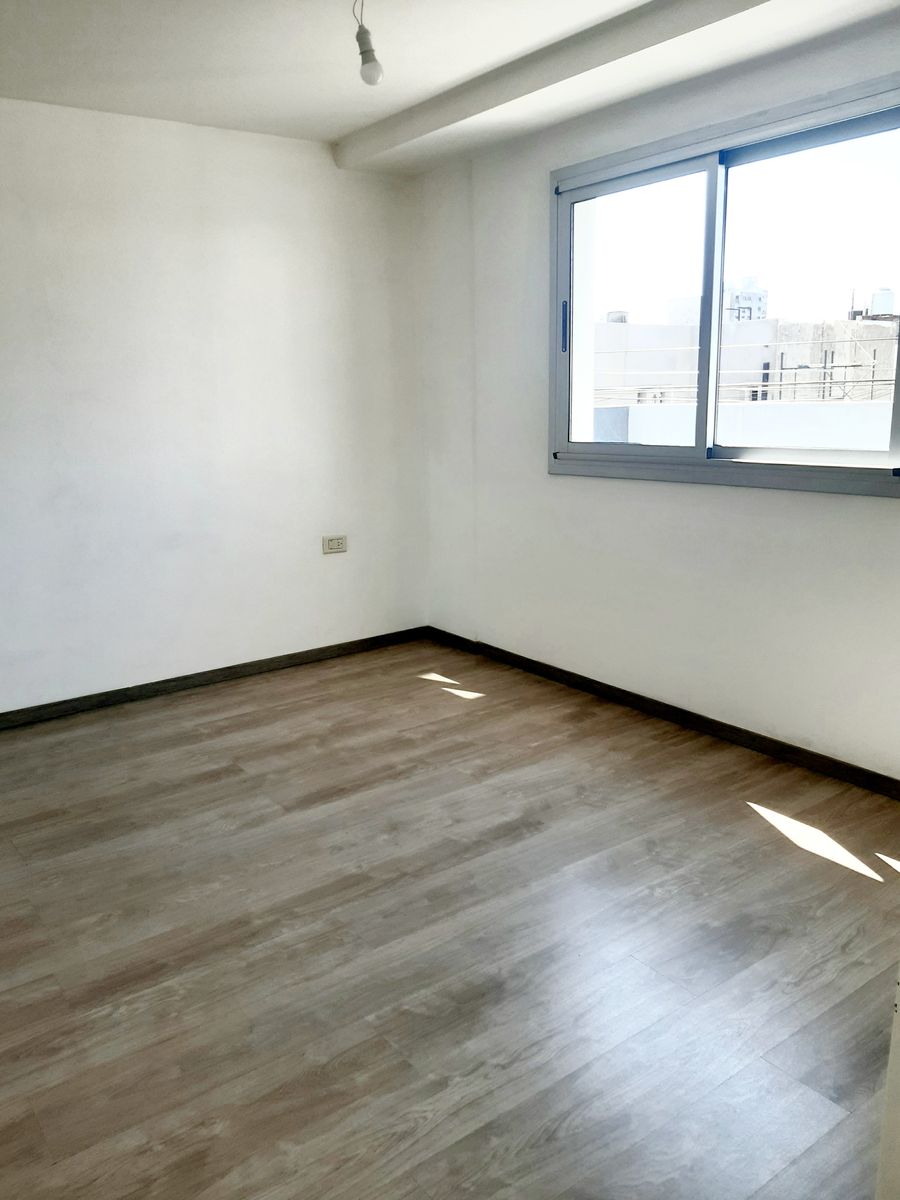 Se alquila Departamento 1 Dormitorio c/Cochera. Barrio Sur. A 3 cuadras de Casa de Gobierno. — foto 8