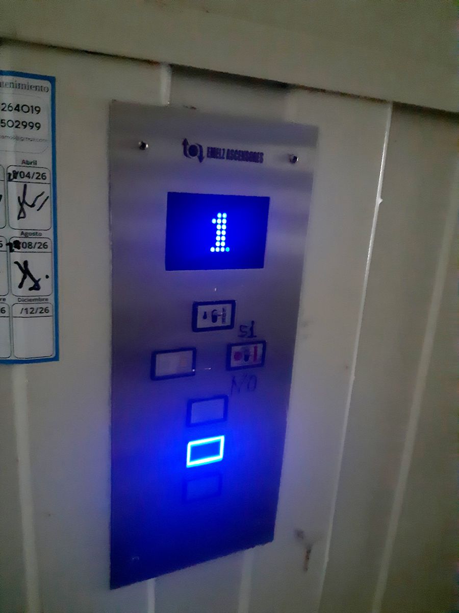 Cochera en venta en calle Tucuman y A. Freyre - 3
