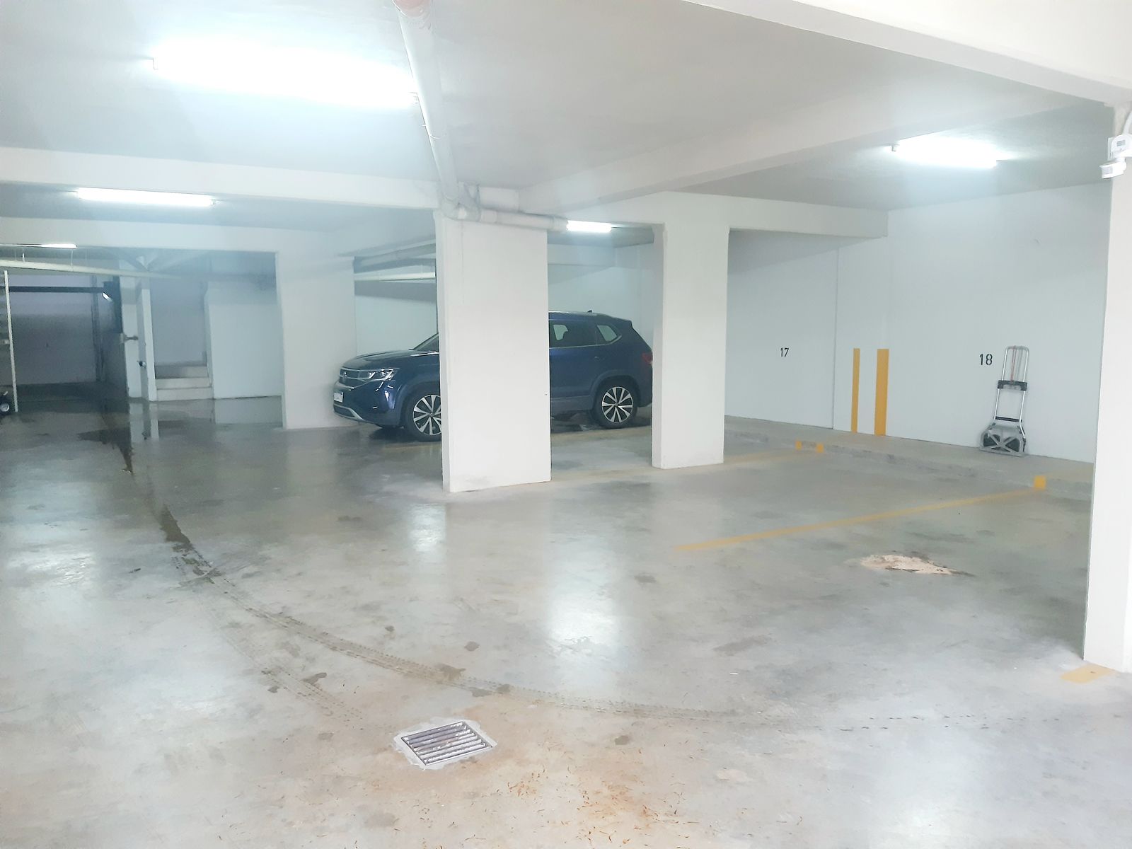 Cochera en venta en calle Tucuman y A. Freyre - 4