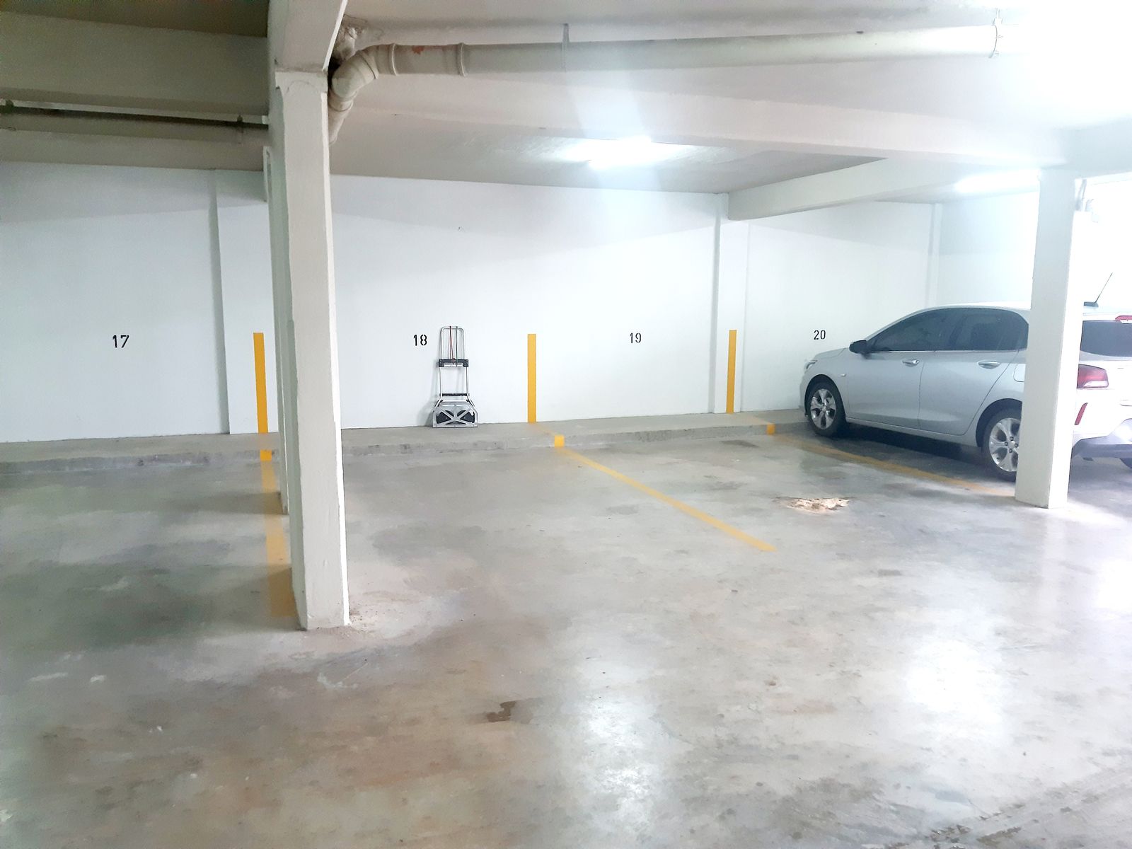 Cochera en venta en calle Tucuman y A. Freyre - 5