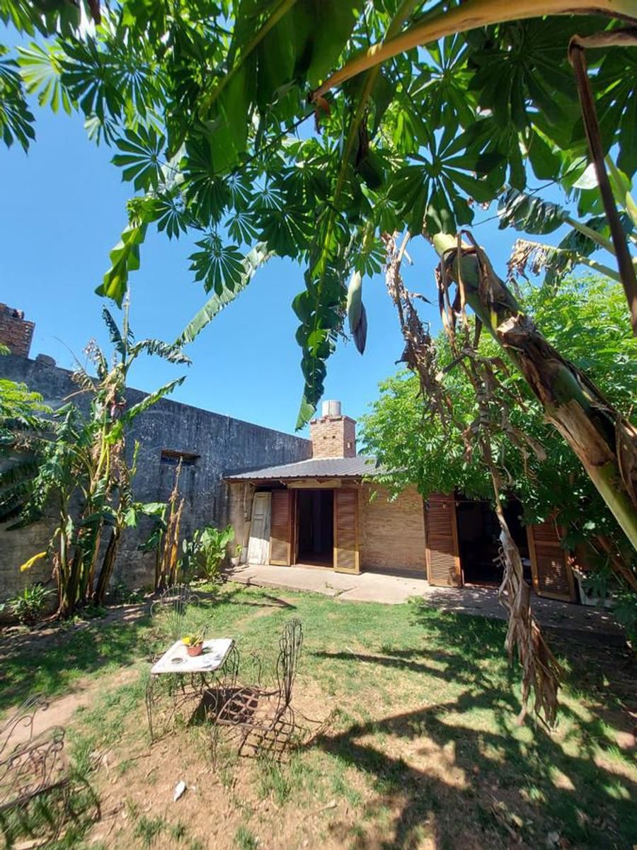 Casa con 2 Dorm. en Alquiler en Barrio Roma - 1