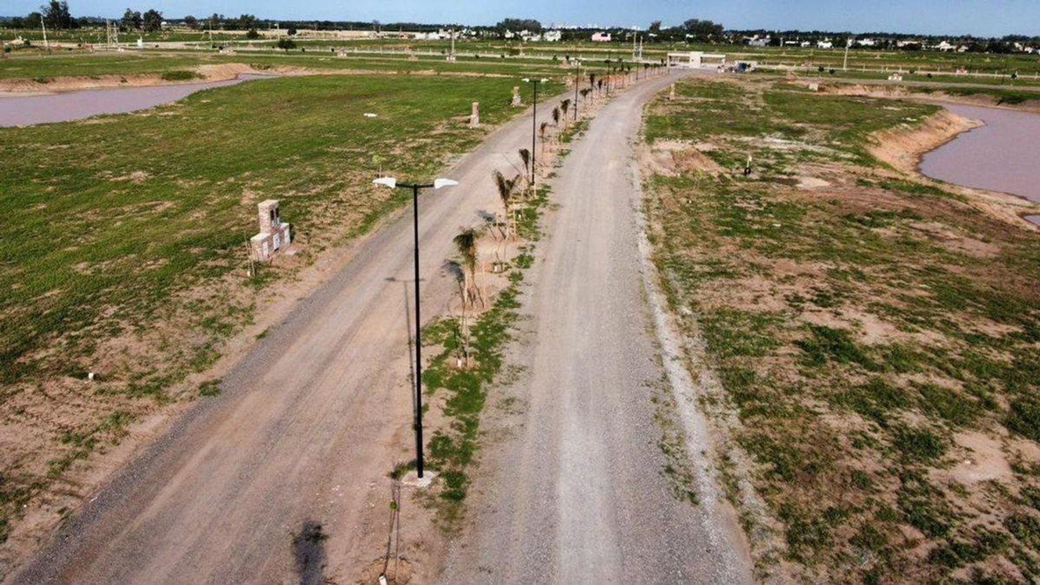 EN VENTA Lote 820 m² en Nuevos Aires a 150mts del ingreso — foto 2