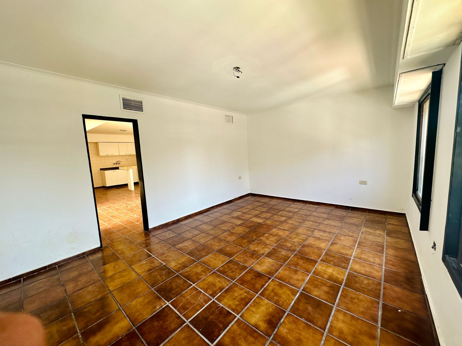 En Venta Departamento 3 Dorm. a 100 m de Boulevard — foto 2