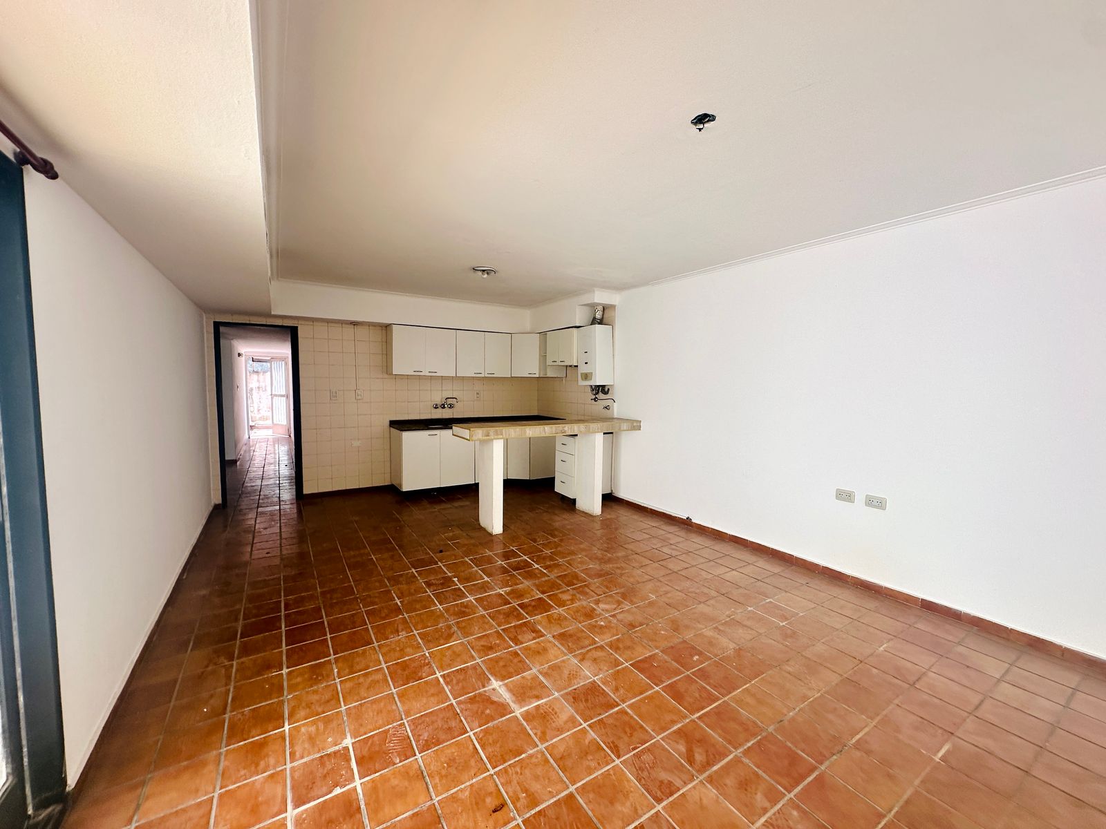 En Venta Departamento 3 Dorm. a 100 m de Boulevard — foto 3