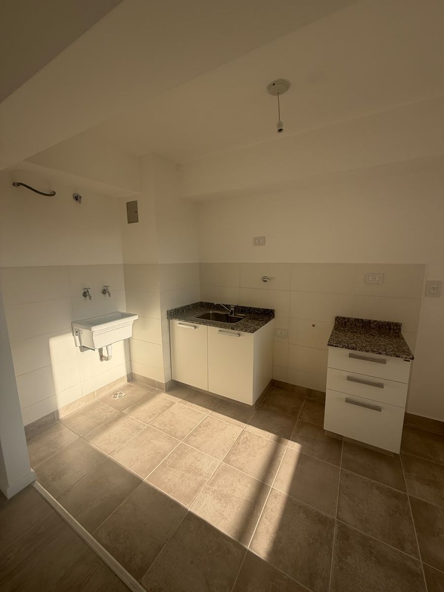 Venta Departamento 2 Dorm con Cochera - Edificio Pilay Parque Federal — foto 5