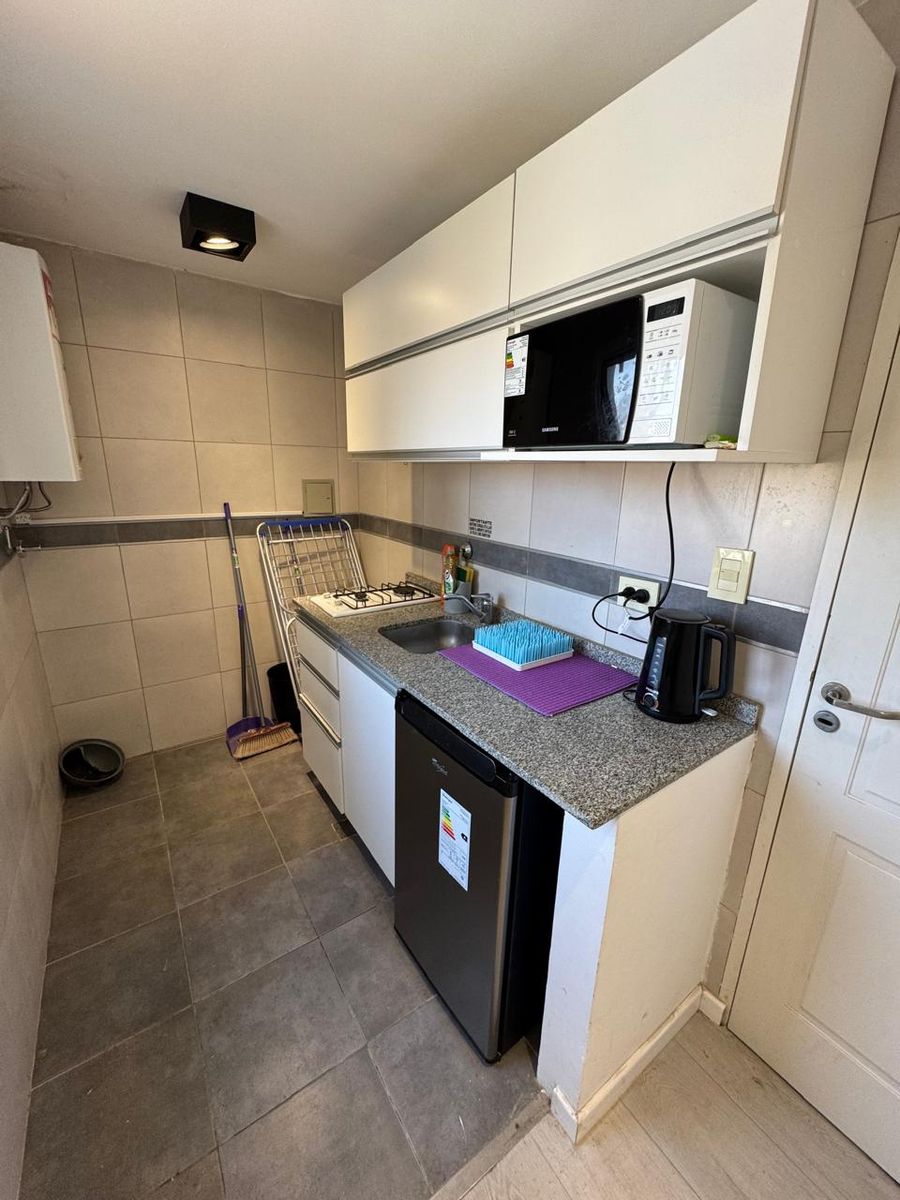 VENTA Monoambiente con balcón y cochera - 2