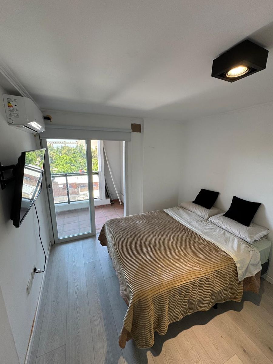 VENTA Monoambiente con balcón y cochera - 8