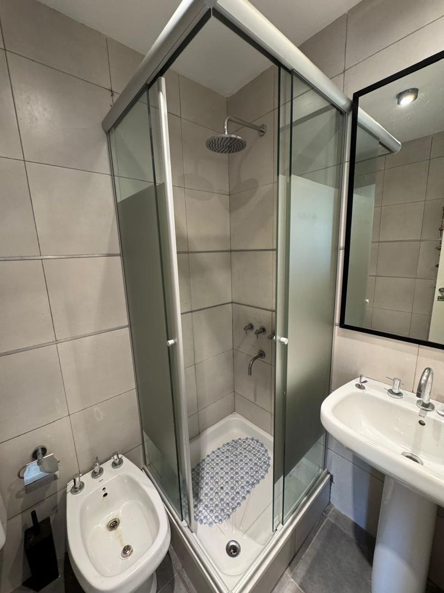 VENTA Monoambiente con balcón y cochera - 9