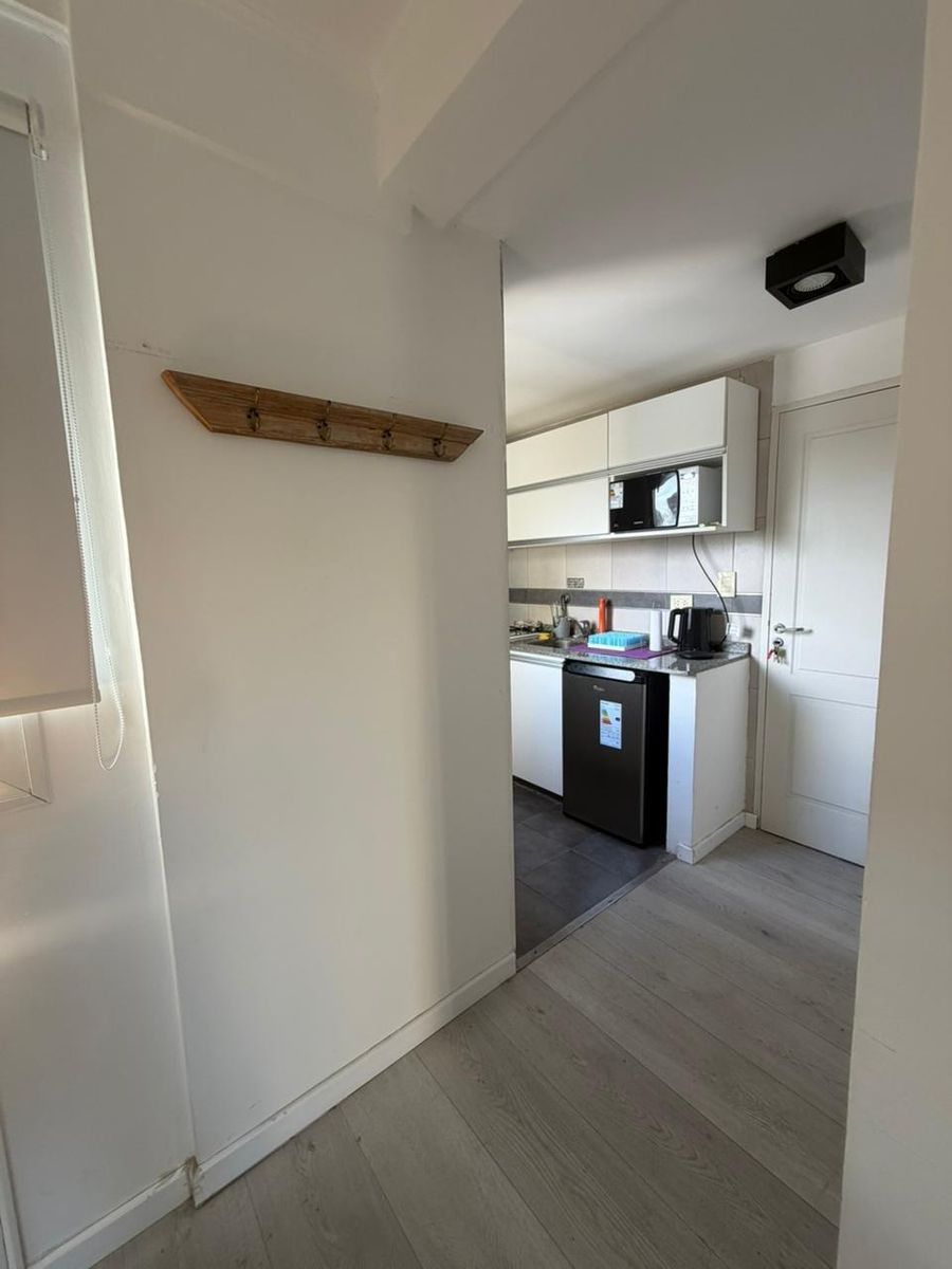 VENTA Monoambiente con balcón y cochera - 12