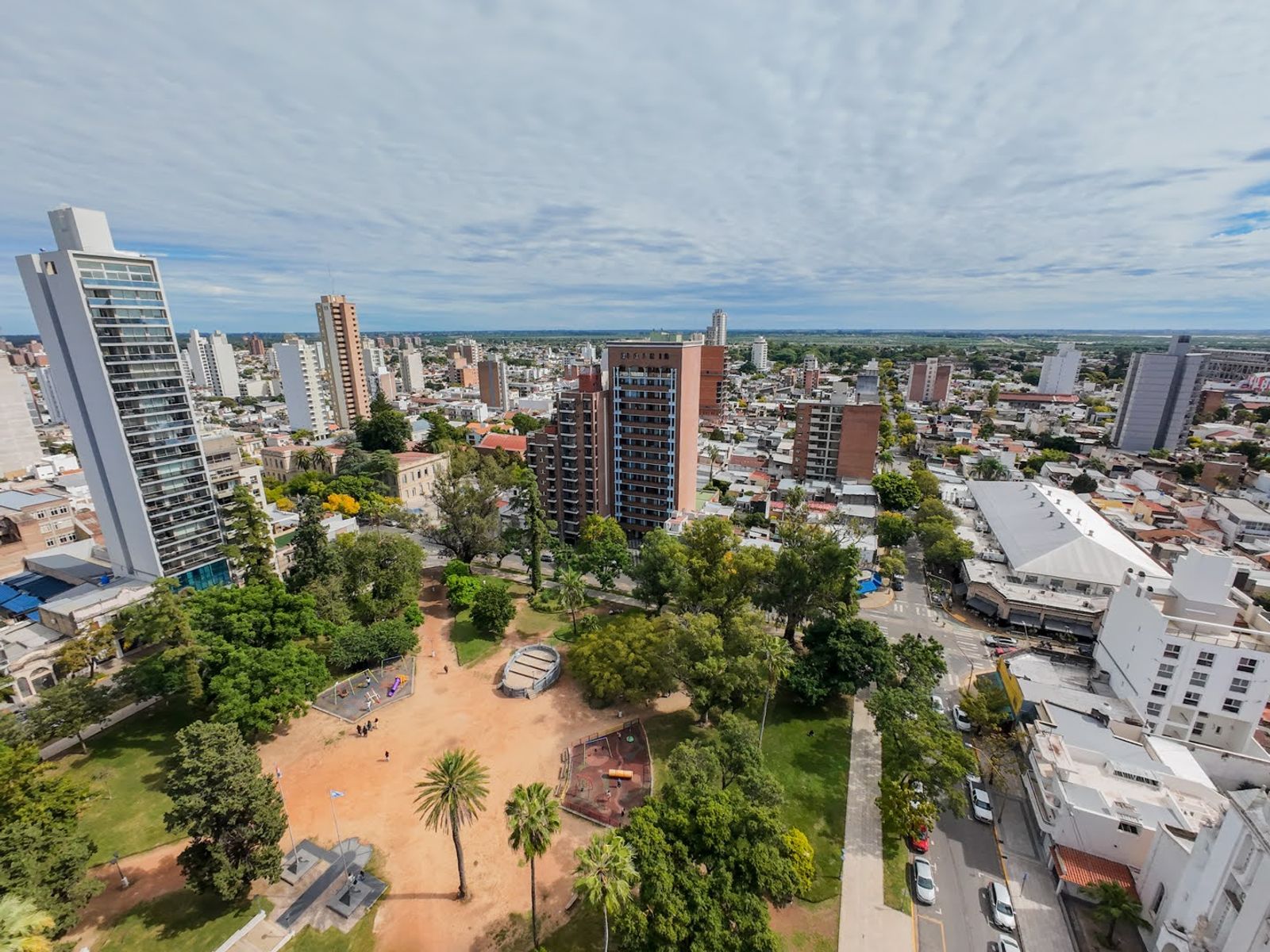 Se vende Piso de Categoría en el Exclusivo Edificio Constituyentes - 1