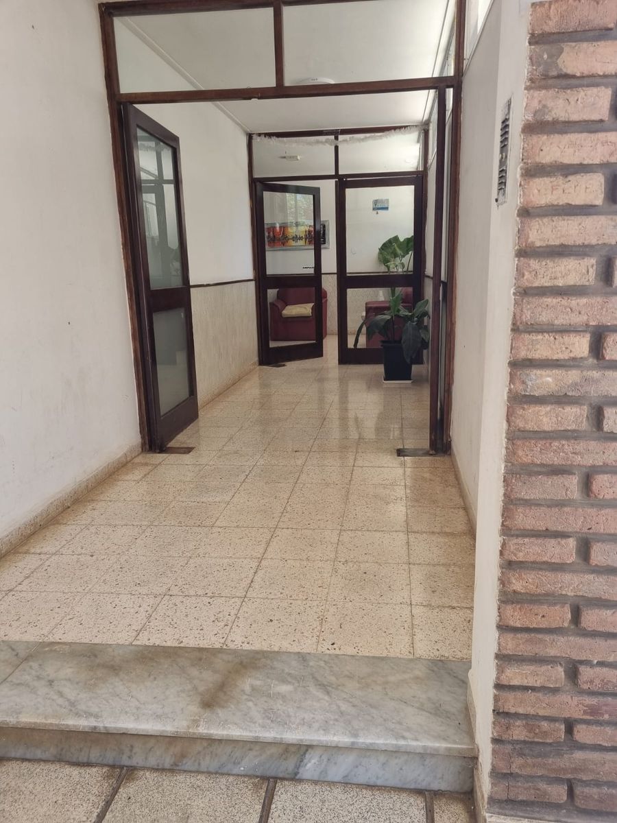 Excelente propiedad en la ciudad de San Justo - 4
