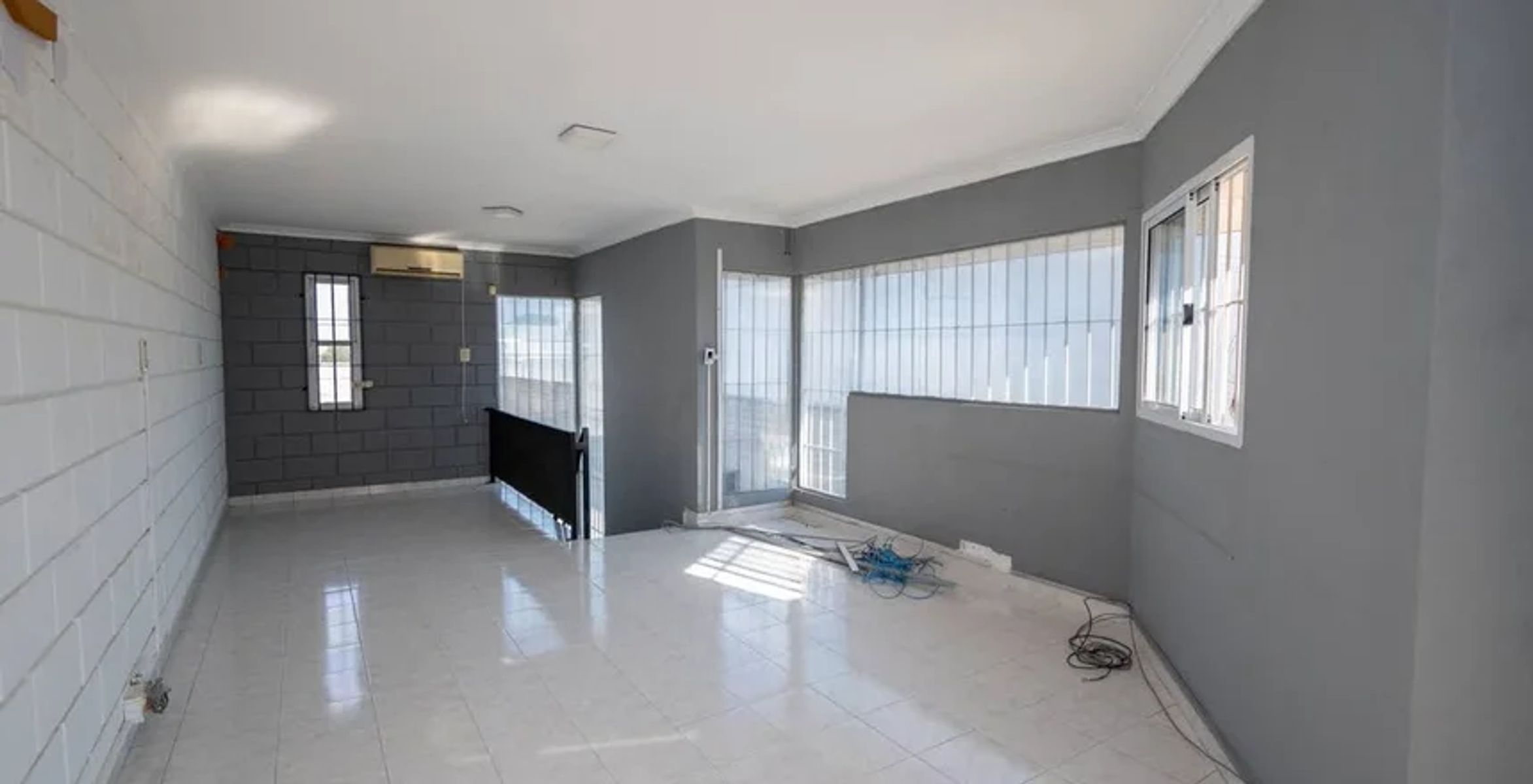 Venta Galpón con oficinas Facundo Zuviría 8300 - 10