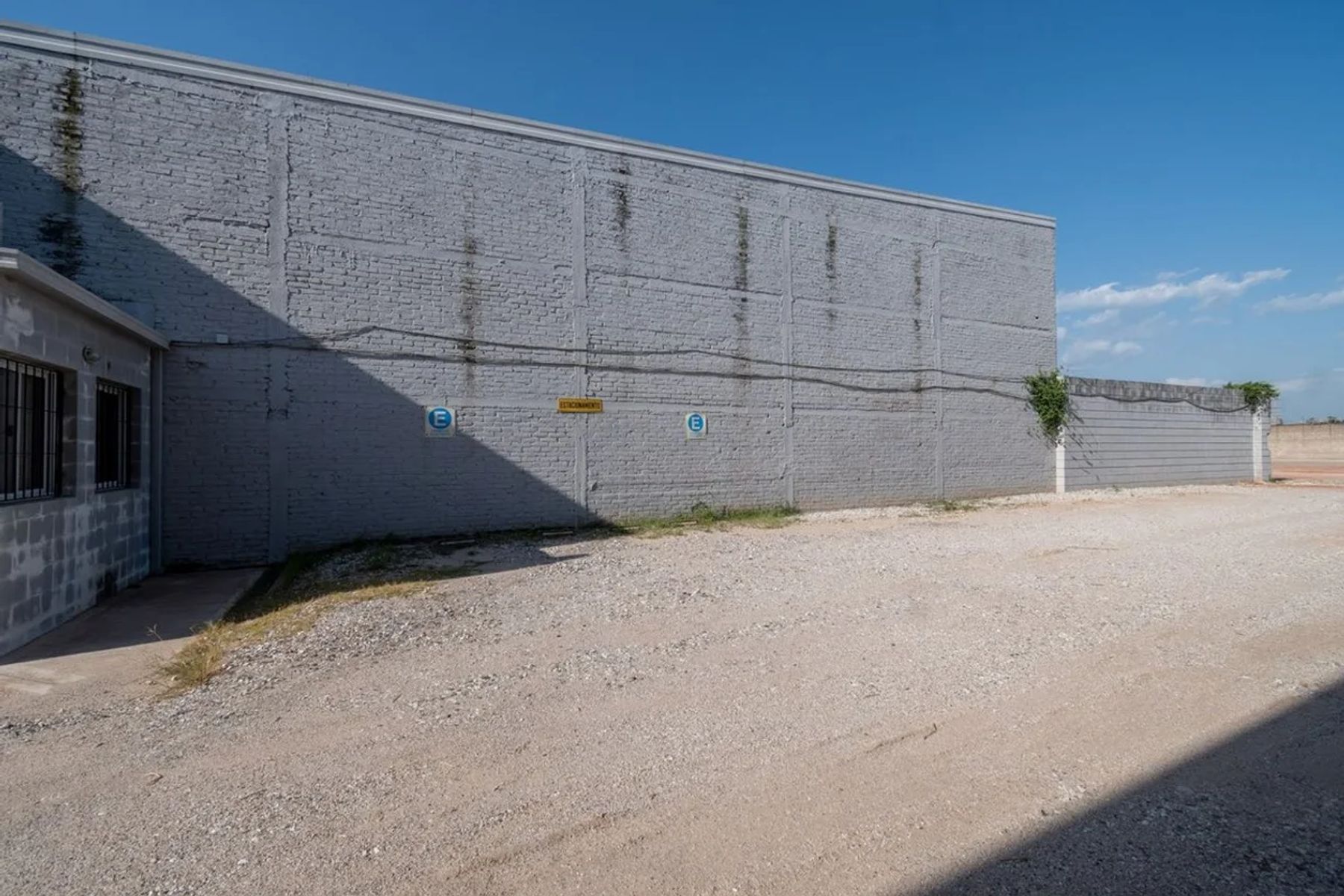 Venta Galpón con oficinas Facundo Zuviría 8300 - 16