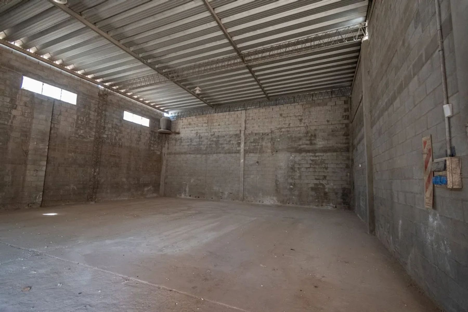 Venta Galpón con oficinas Facundo Zuviría 8300 - 24