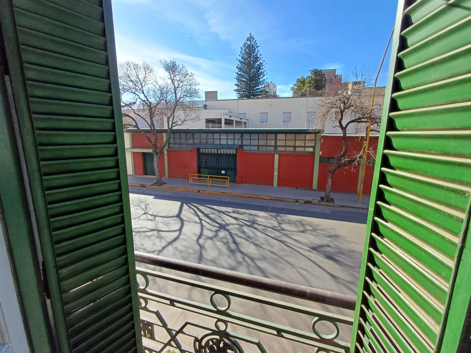 CASA EN BARRIO CONSTITUYENTES - 9