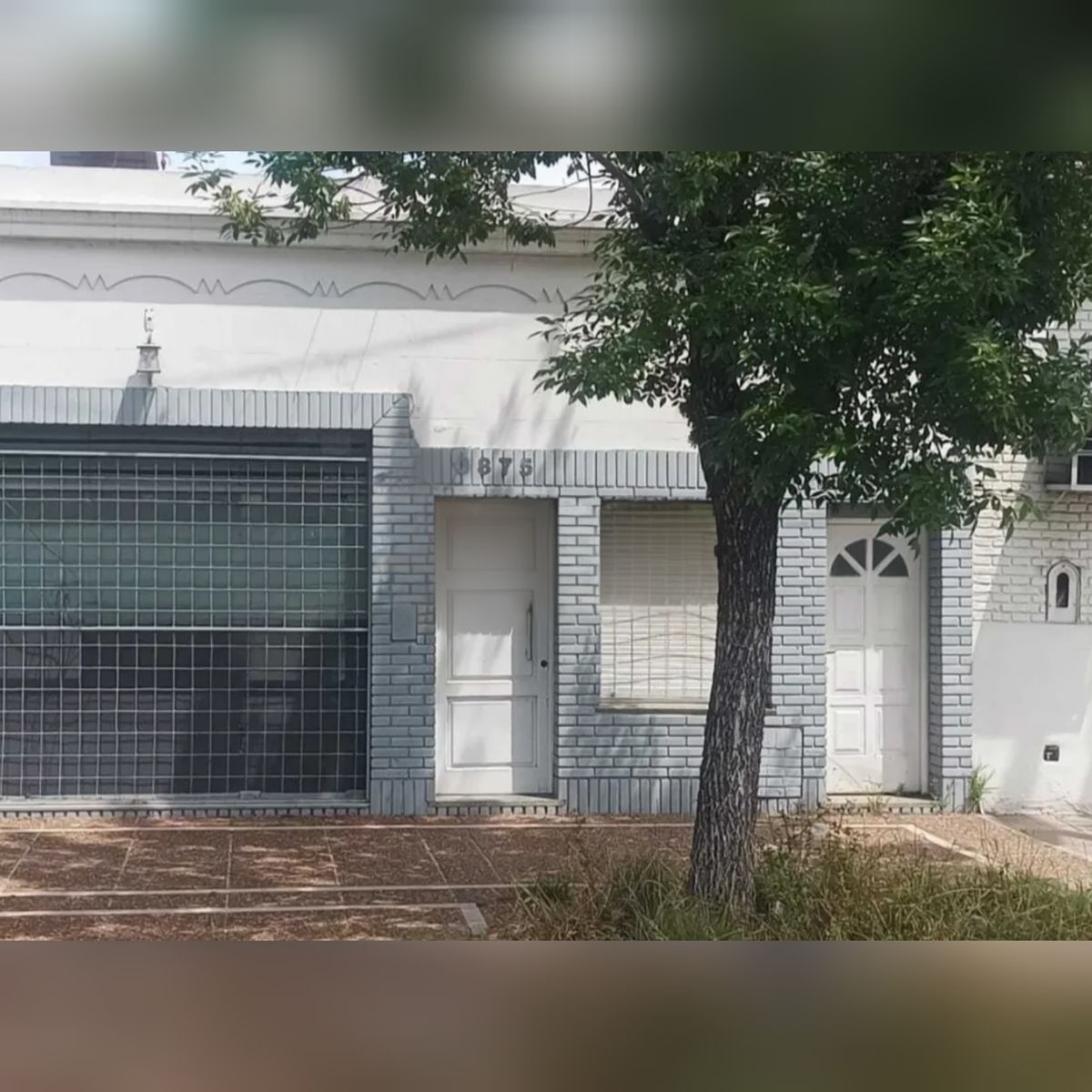 Casa en Av López y Planes - 17