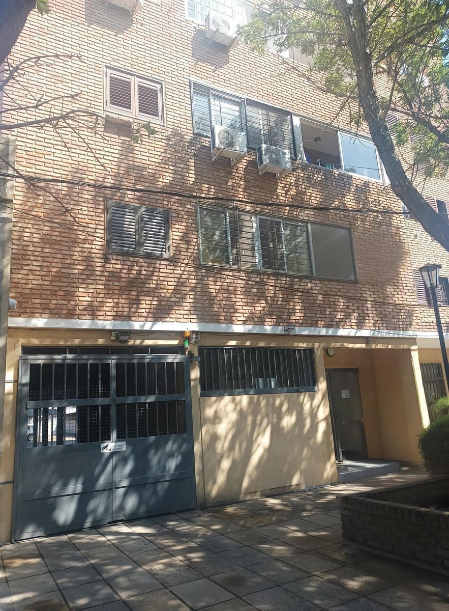 DEPARTAMENTO 3 DORMITORIOS A 3 CUADRAS DE AV FREYRE - 2