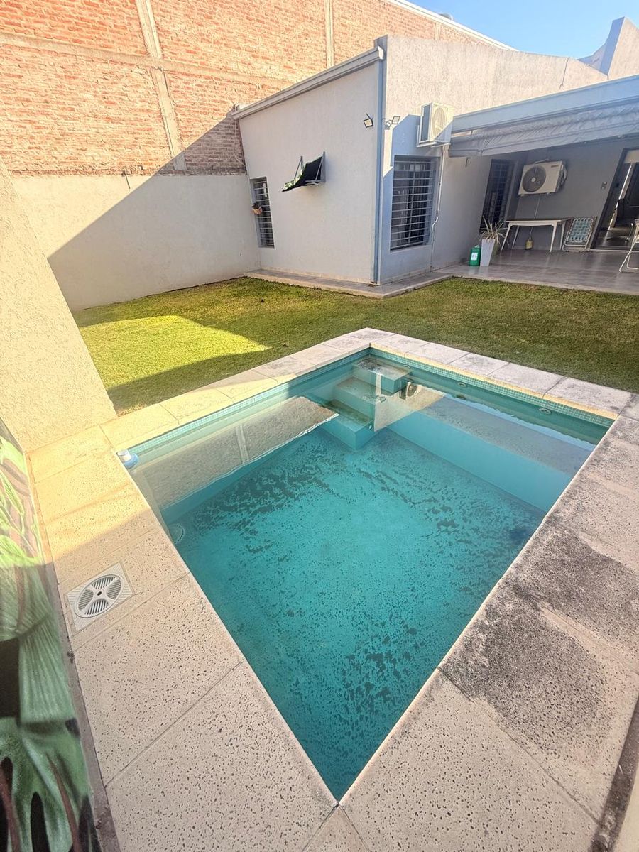Casa de 2 dormitorios con piscina en Recreo - 21