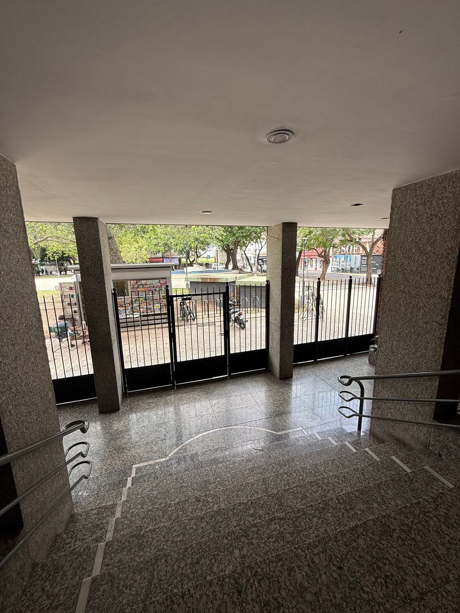 Venta de Local Comercial en zona centro - 2