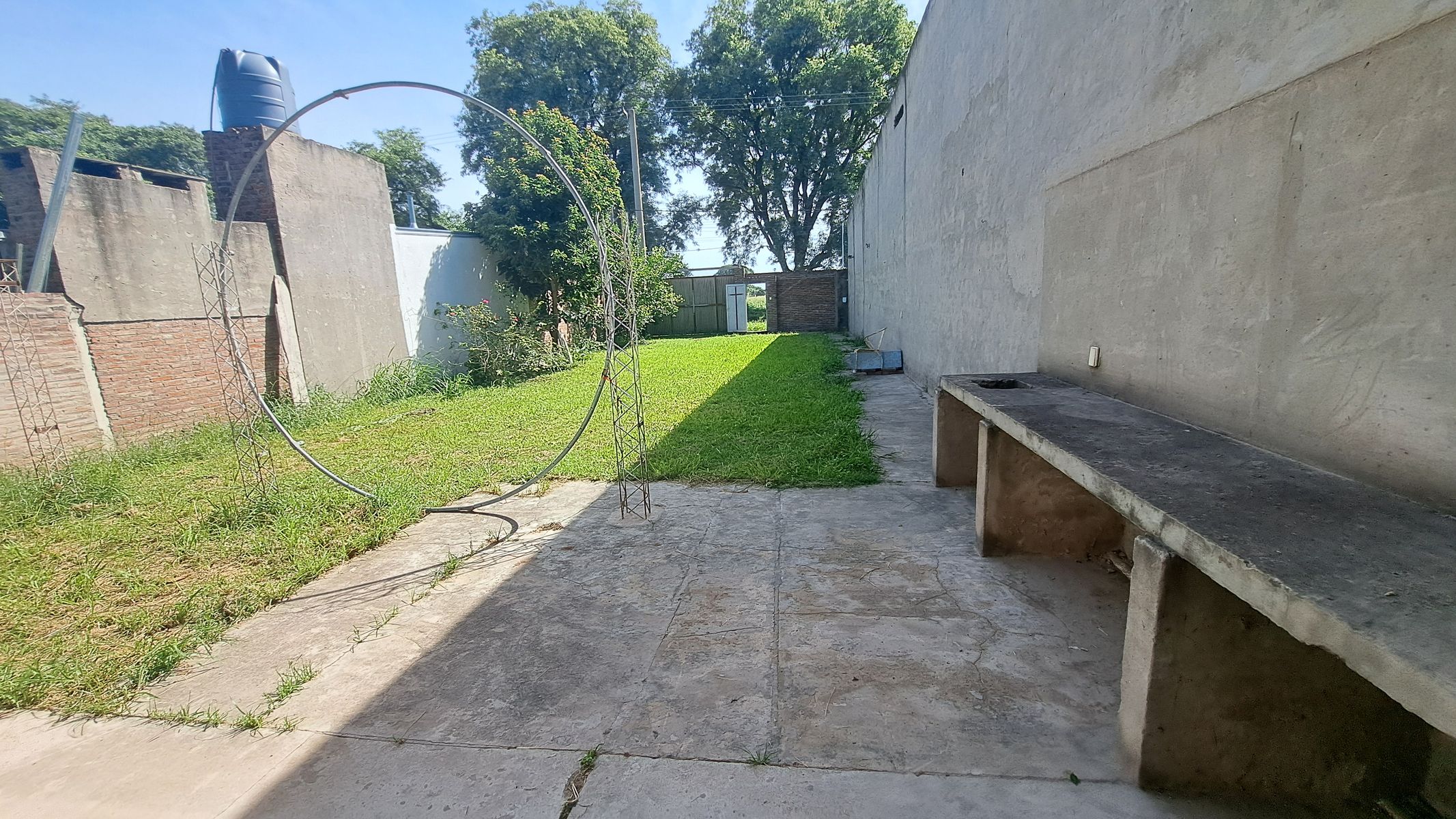 Terreno con construcción 310m2 Sauce Viejo - 4