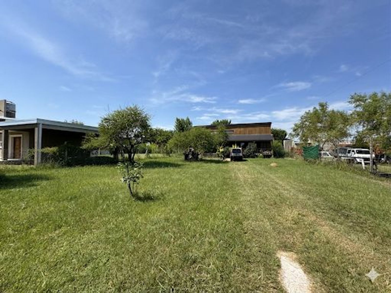 VENTA casa con amplio terreno en ruta 1 - 2
