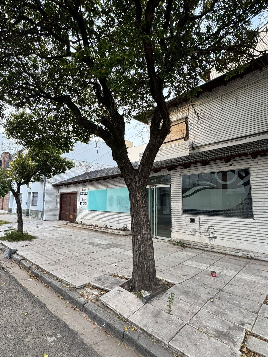 Importante Inmueble en Alquiler. Propiedad de 353 m2 ubicada en Hipólito Irigoyen 3049. - 5