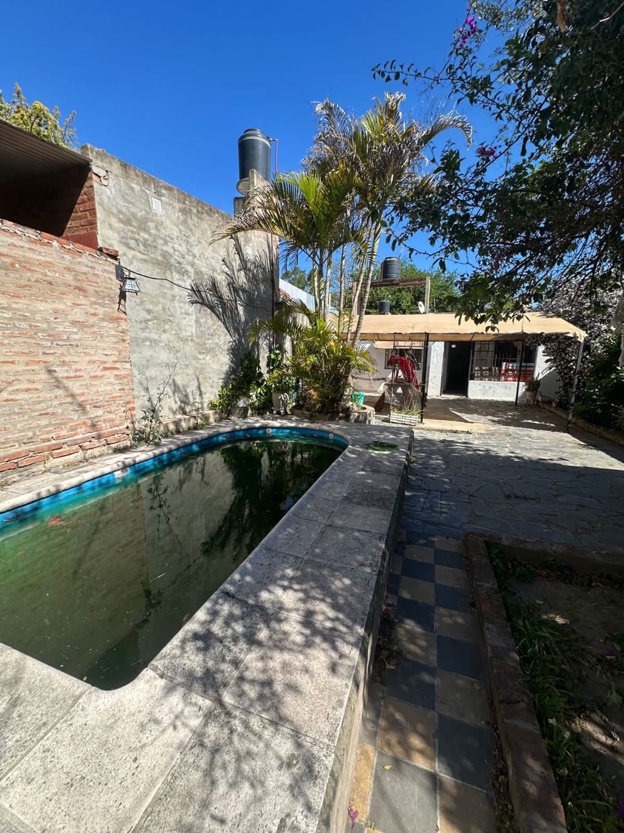 CASA EN RINCON CON PILETA - 11