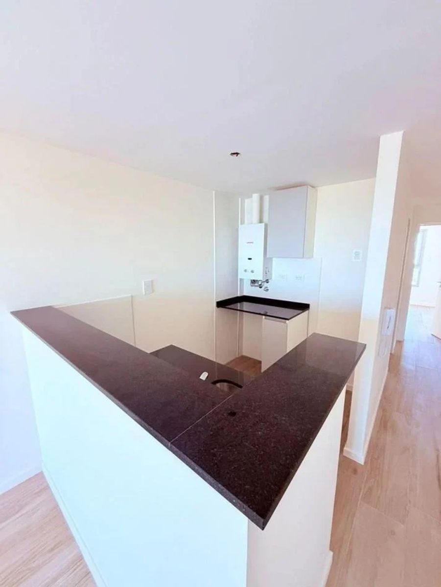 Venta Departamento 1 dormitorio- Torre Ischia sobre Bv Pellegrini - 4